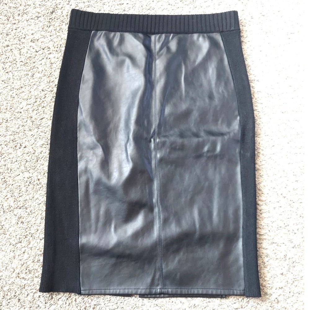 Evereve Pencil Skirt Womens Size M Black Faux Leather Ribbed Mixed Media Slim